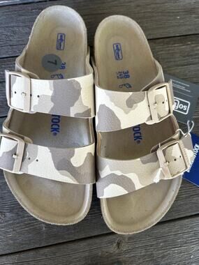Birkenstock Arizona Soft Footbed Camo Sandals – Size 38 / Women’s 7-7.5 – NWT